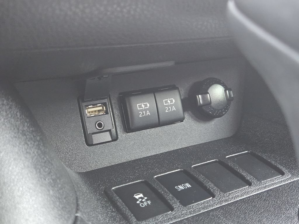 Used 2017 Toyota Highlander XLE FWD image 22
