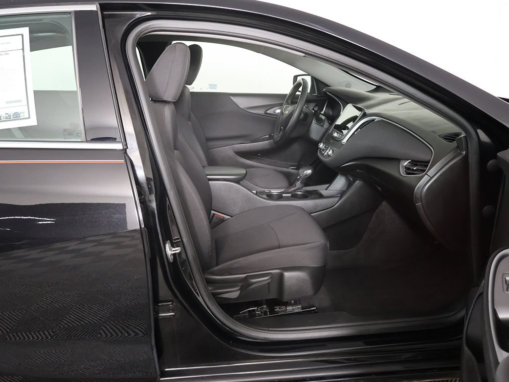 Used 2024 Chevrolet Malibu RS FWD image 25