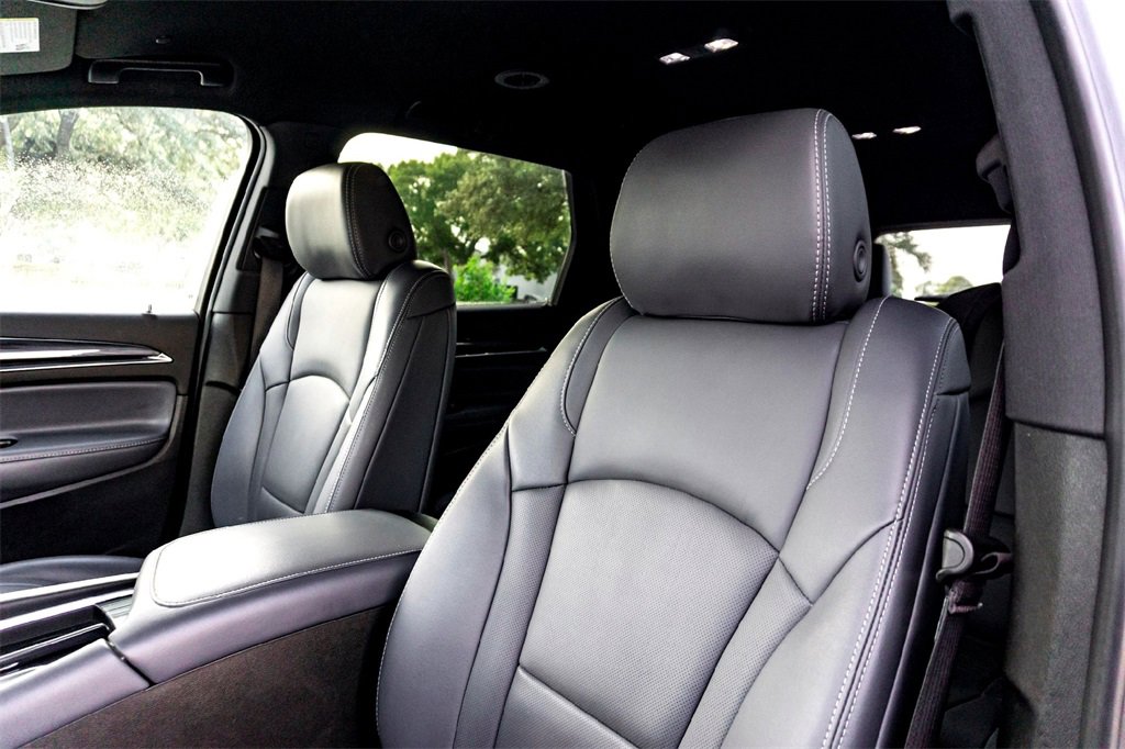 Used 2024 Buick Enclave Premium image 13