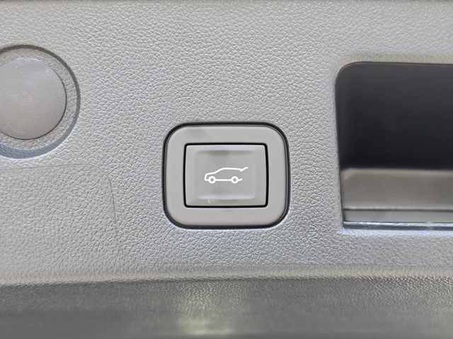 New 2027 Chevrolet Equinox LT w/ Convenience Package II FWD image 13
