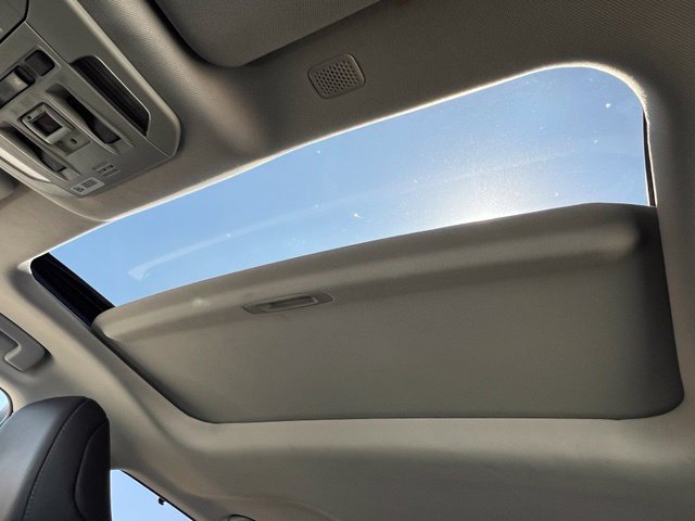 Certified 2021 Toyota Highlander Limited AWD/4WD image 46