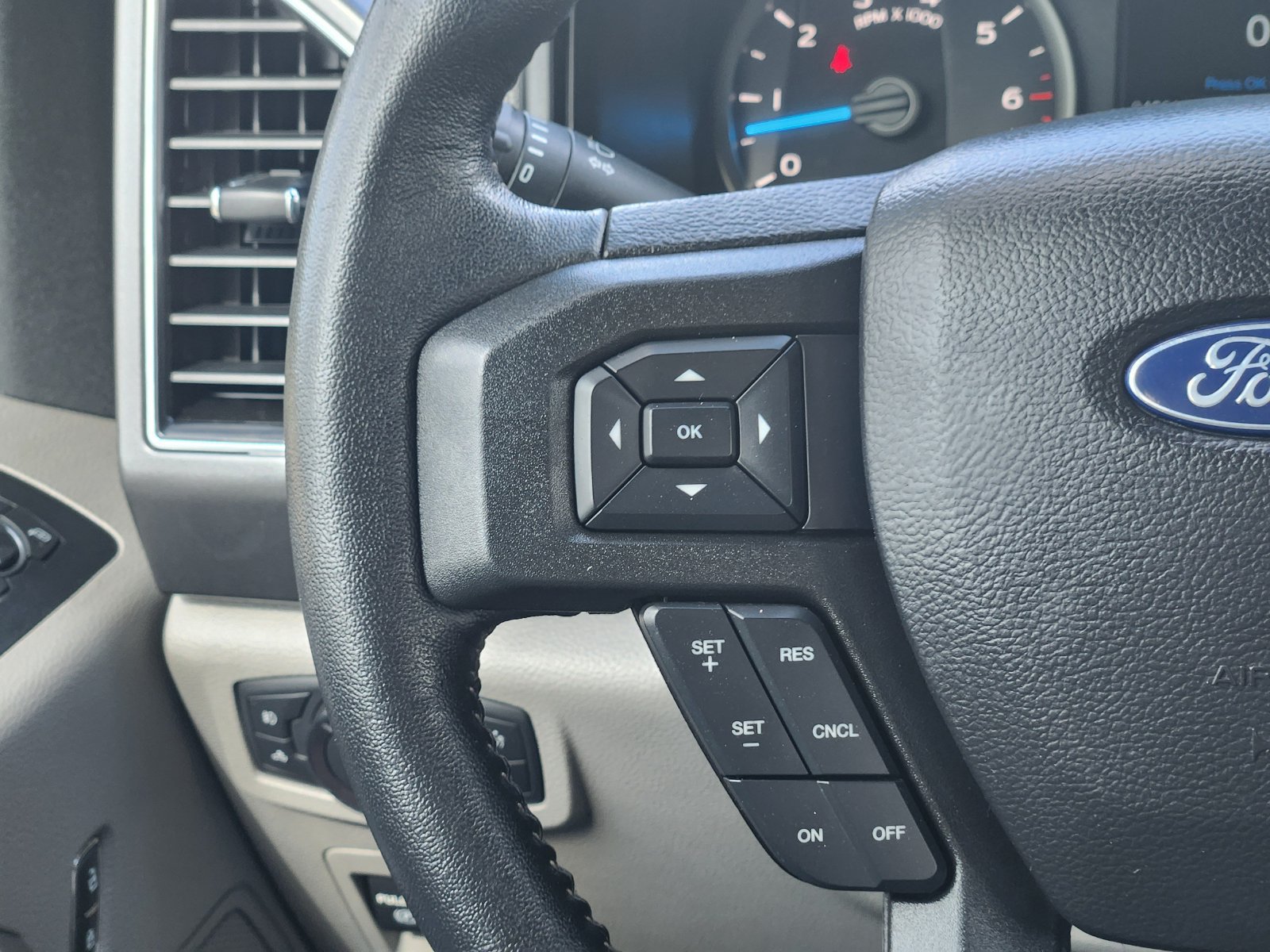 Used 2020 Ford F150 XLT w/ Equipment Group 302A Luxury RWD image 31
