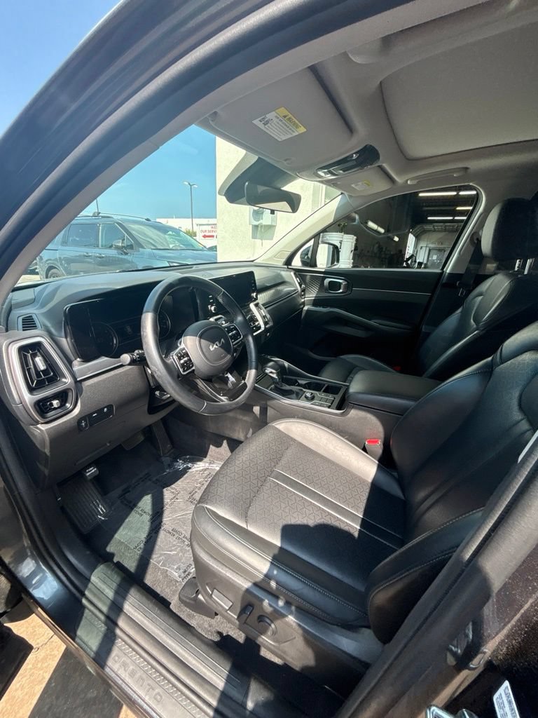 Used 2023 Kia Sorento S w/ Panoramic Sunroof Package FWD image 11
