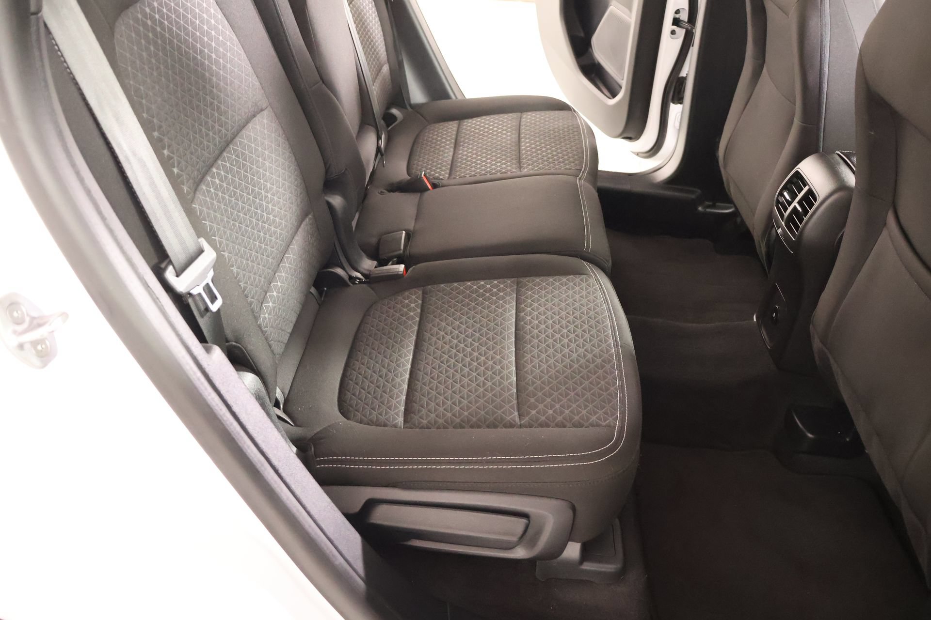 Used 2024 Ford Escape Active w/ Cold Weather Package FWD image 14