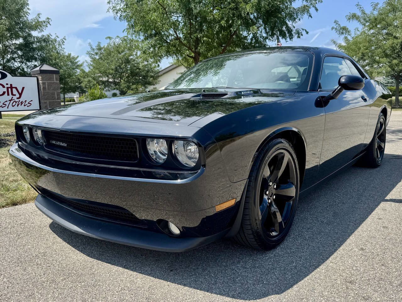 Used 2013 Dodge Challenger R/T Plus image 3