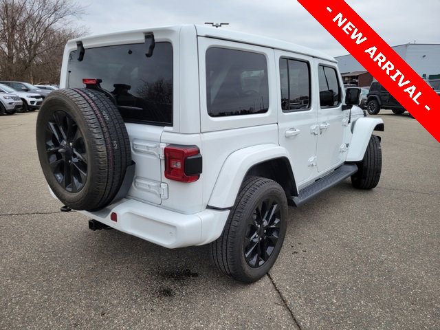 Used 2023 Jeep Wrangler Altitude image 3