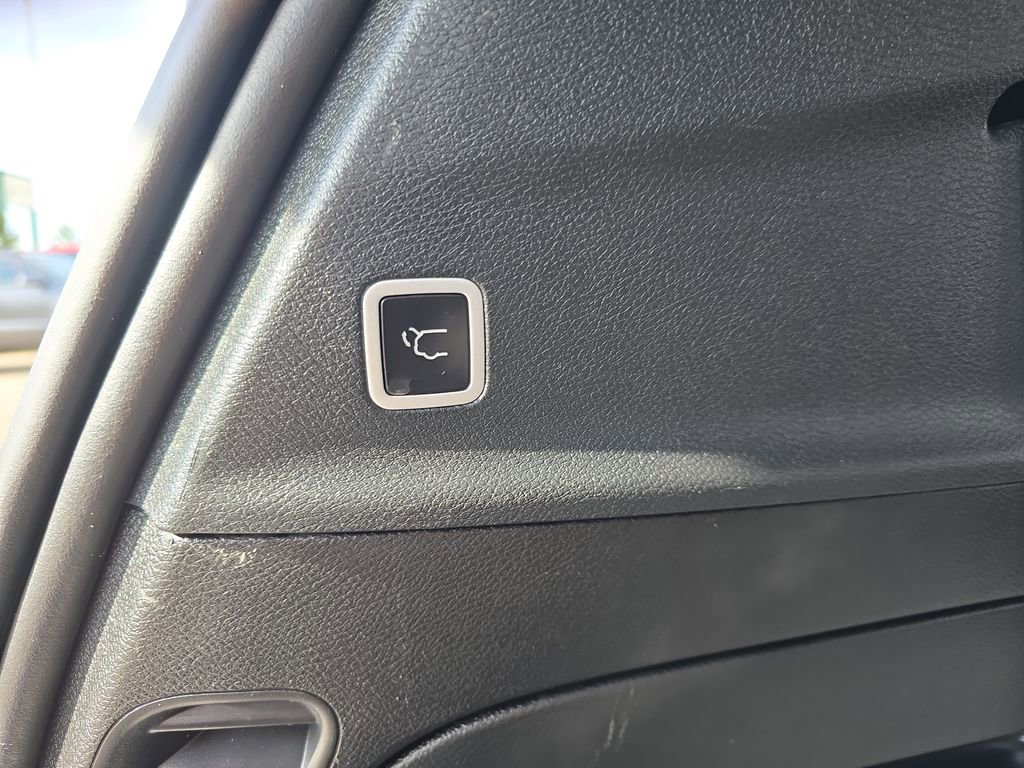 Used 2024 Chrysler Pacifica Touring FWD image 14