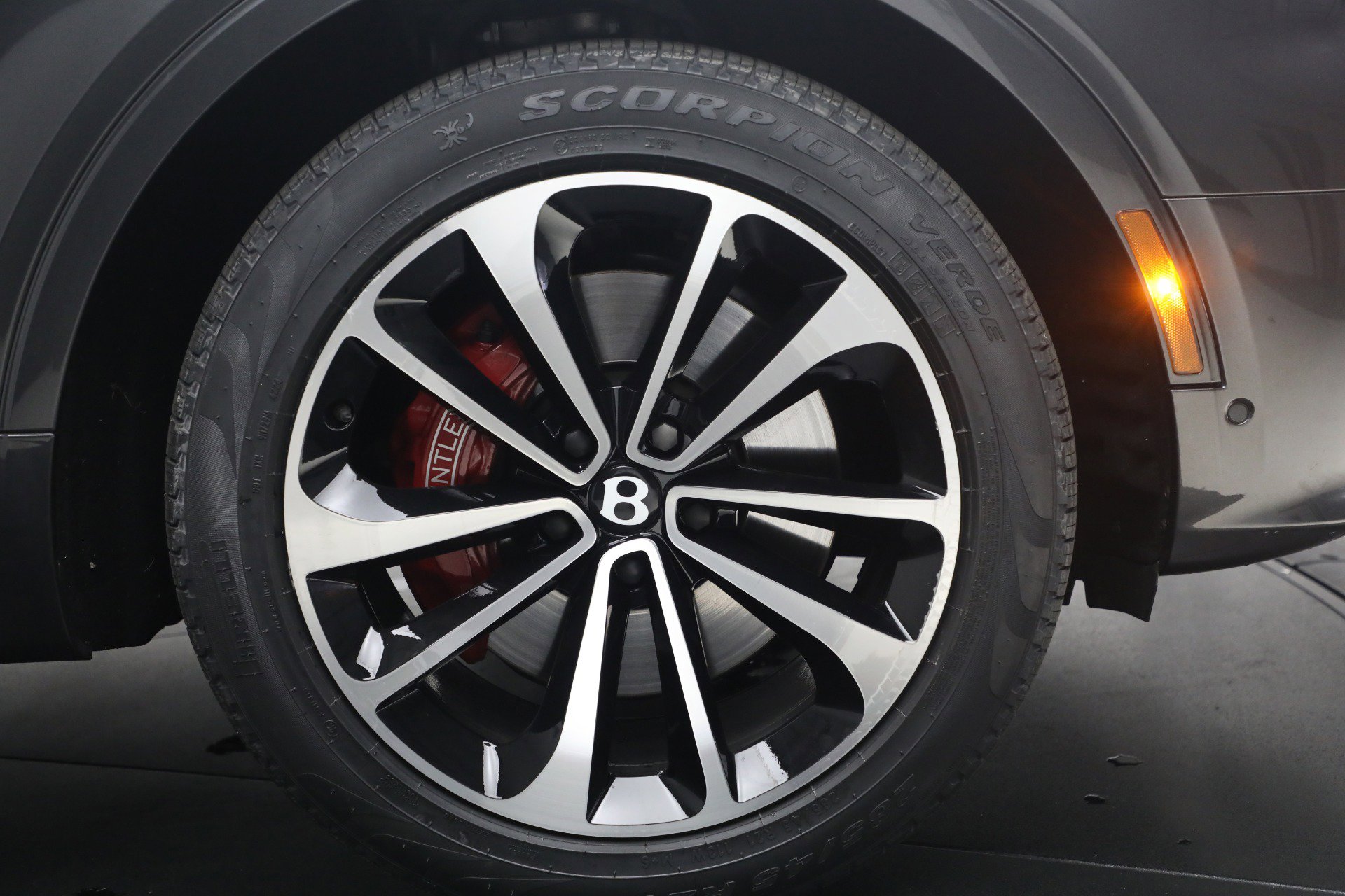 Certified 2021 Bentley Bentayga image 14