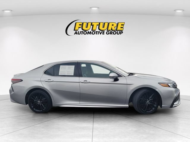 Used 2021 Toyota Camry XSE w/ Carpet Mat Package (TMS) FWD image 3