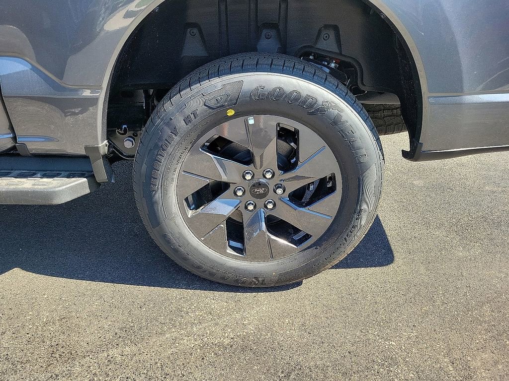 New 2025 Ford F150 Lightning Flash AWD/4WD image 10