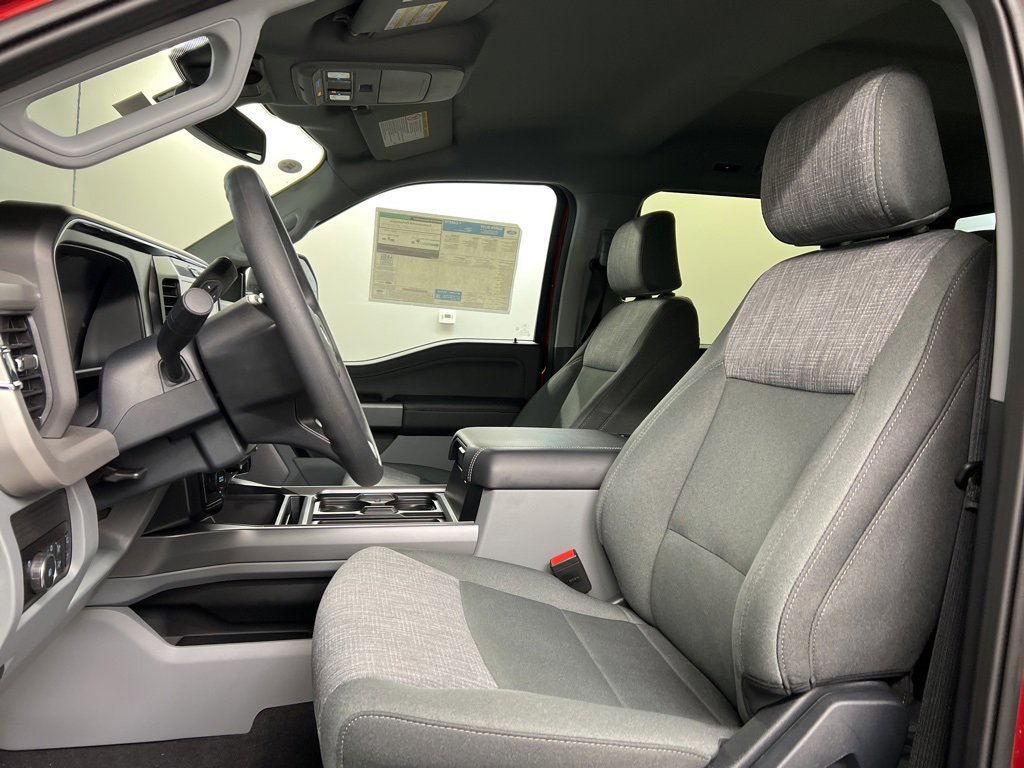 New 2026 Ford F250 XLT w/ XLT Premium Package image 28