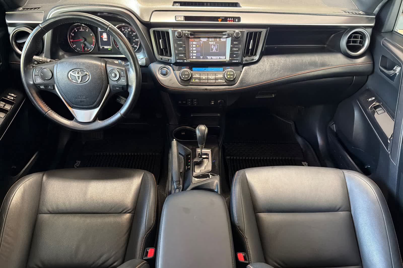 Used 2018 Toyota RAV4 SE w/ Power Extra Value Package FWD image 3