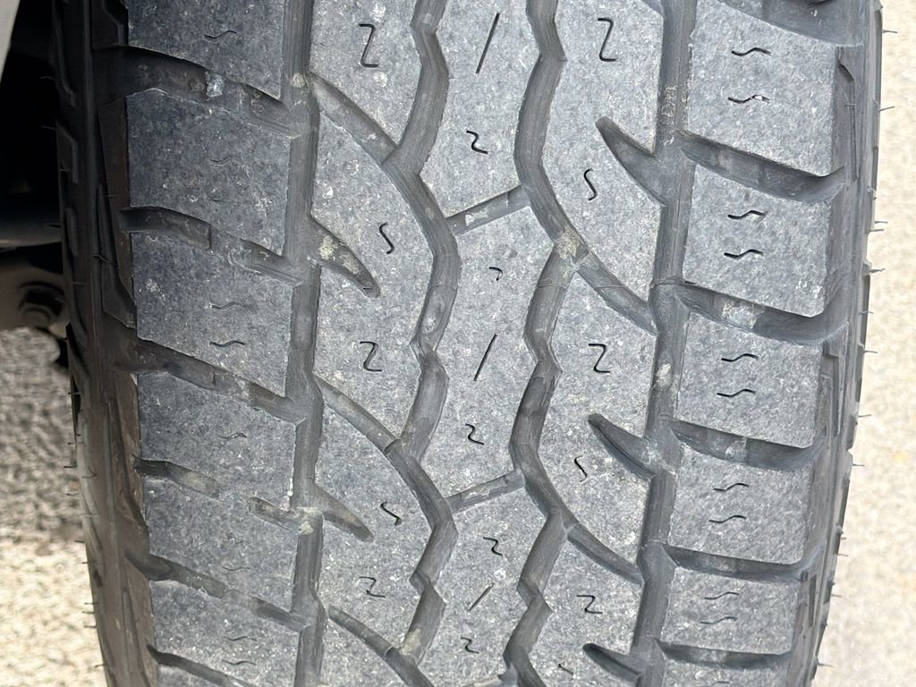 Used 2018 Nissan Frontier PRO-4X image 42