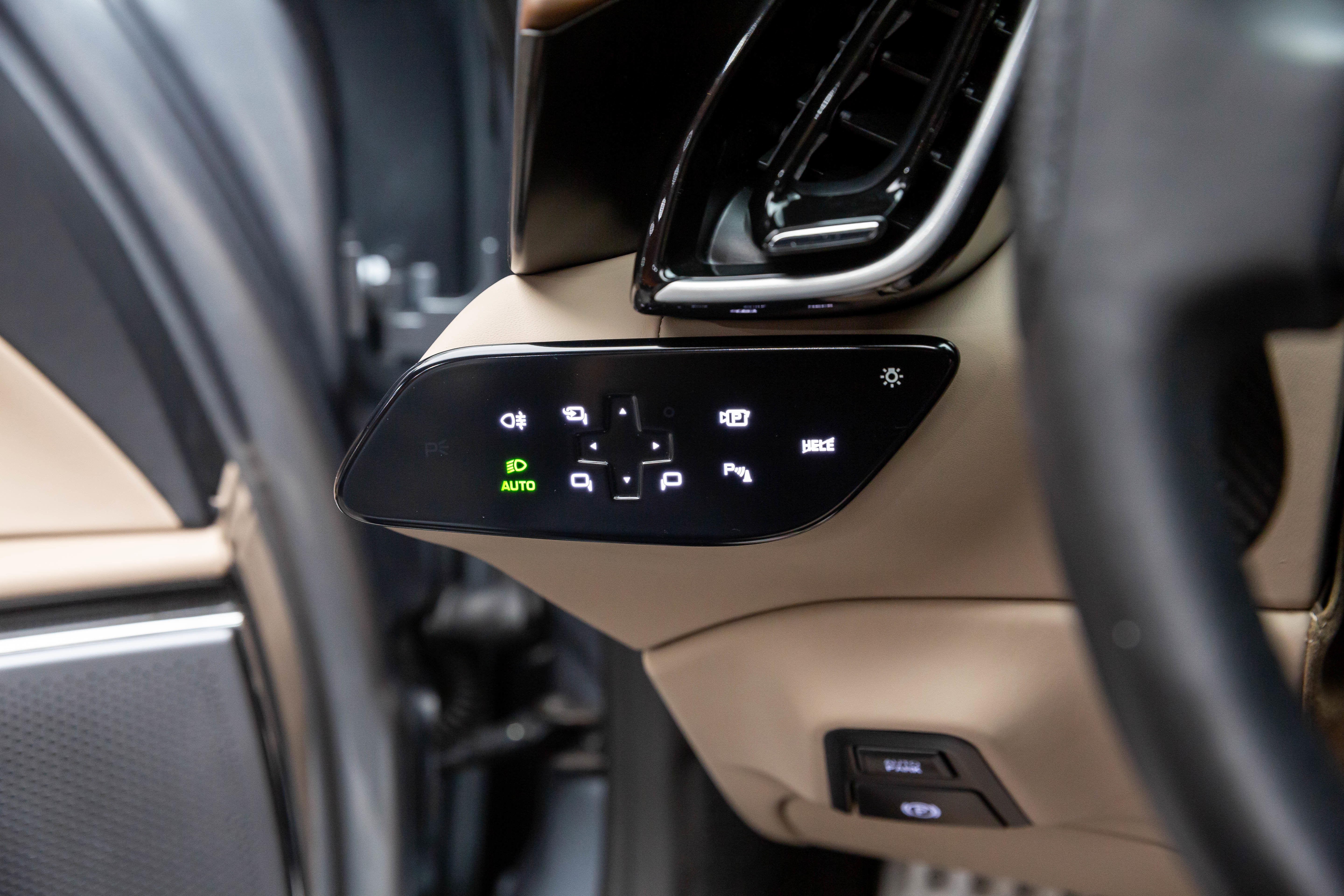 Certified 2024 Ferrari Roma Spider image 25