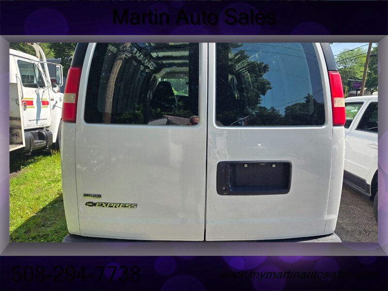 Used 2010 Chevrolet Express 2500 RWD image 7