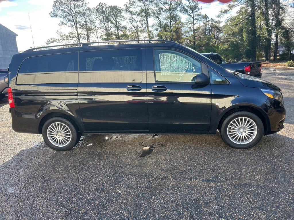 Used 2023 Mercedes-Benz Metris Passenger image 4