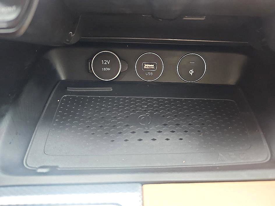 Used 2022 Genesis G70 2.0T w/ Prestige Package image 27