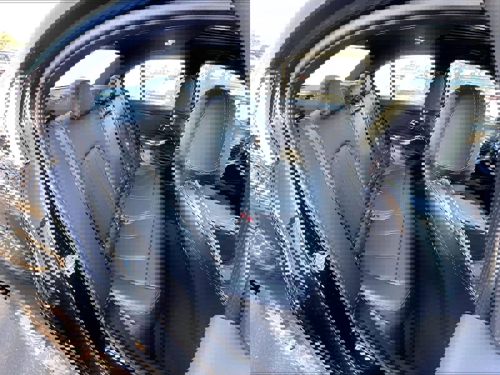 Certified 2025 BMW 330i xDrive Sedan w/ Convenience Package image 28