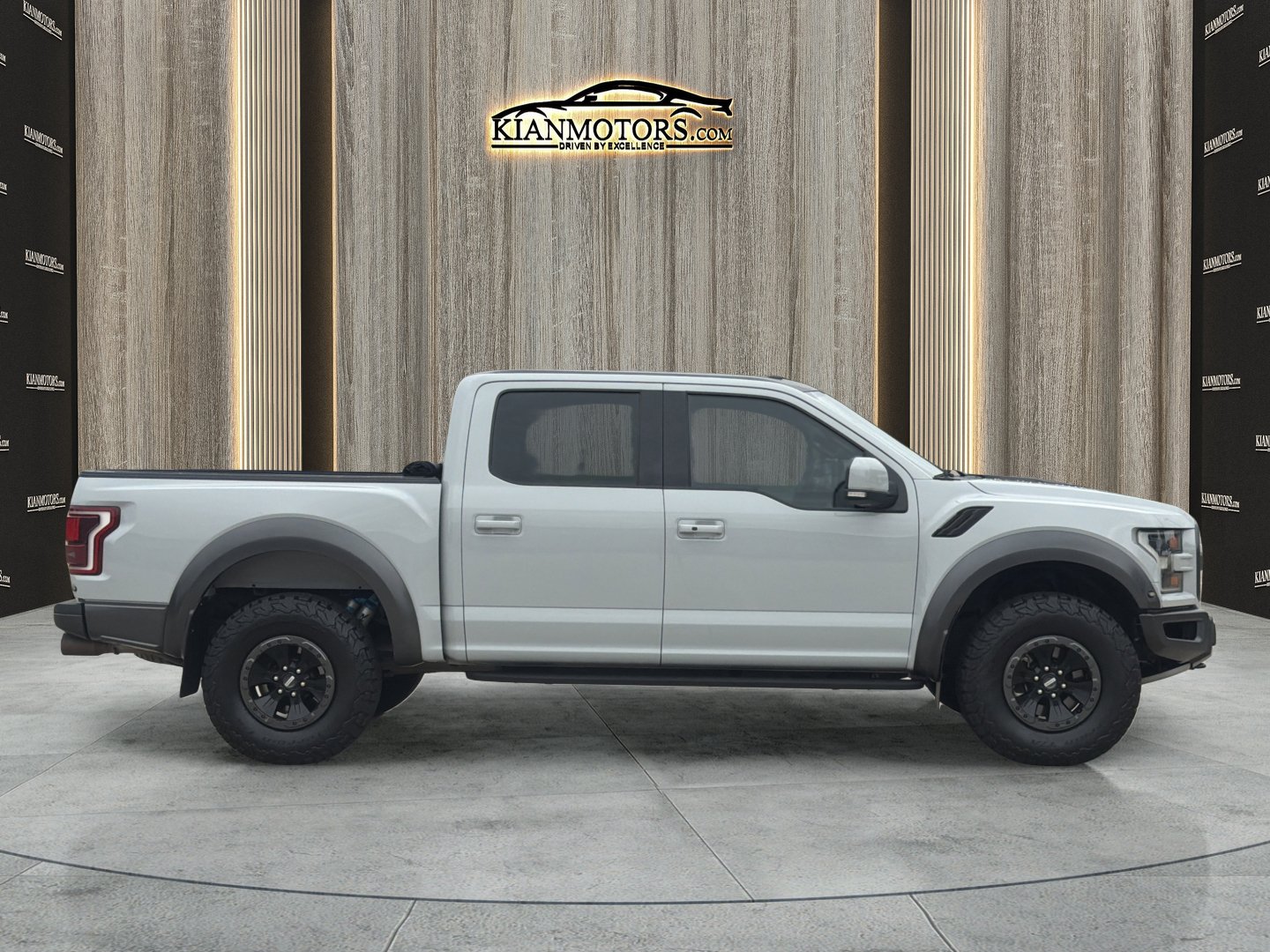 Used 2017 Ford F150 Raptor w/ Equipment Group 802A Luxury AWD/4WD image 15