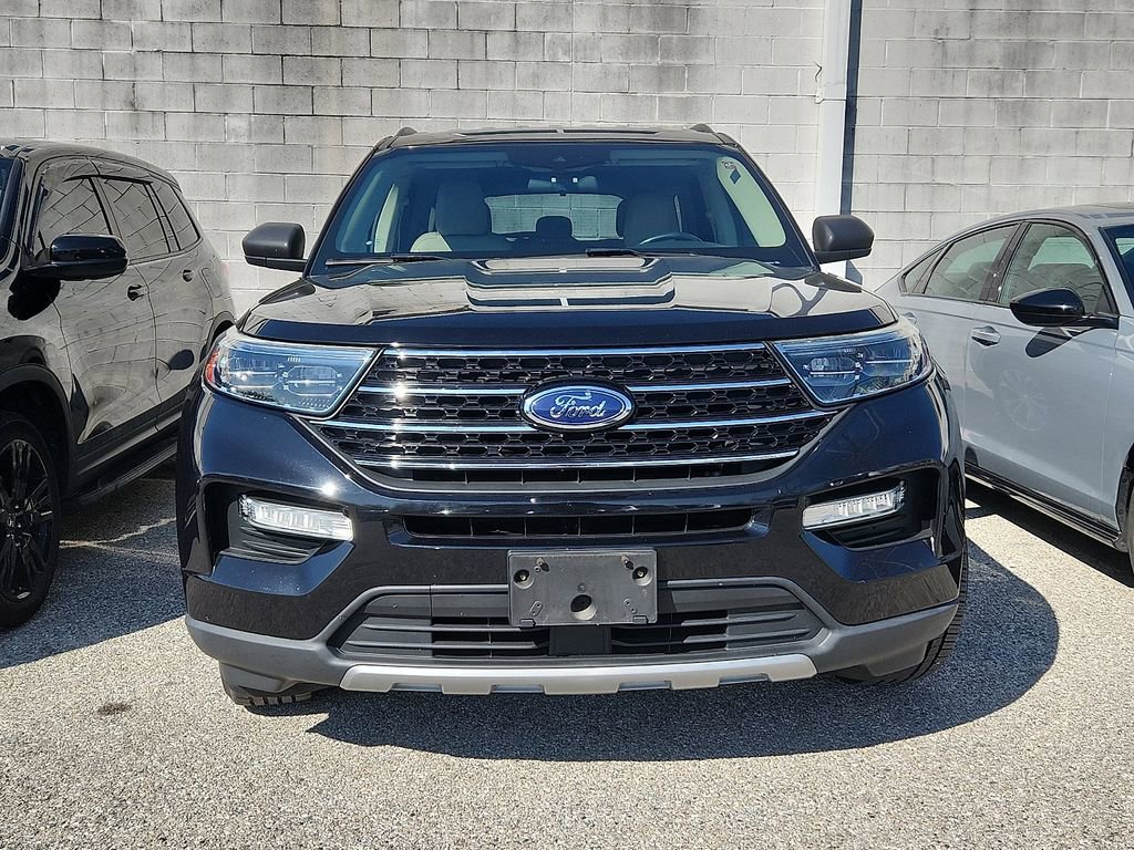 Used 2020 Ford Explorer XLT w/ Equipment Group 202A image 2