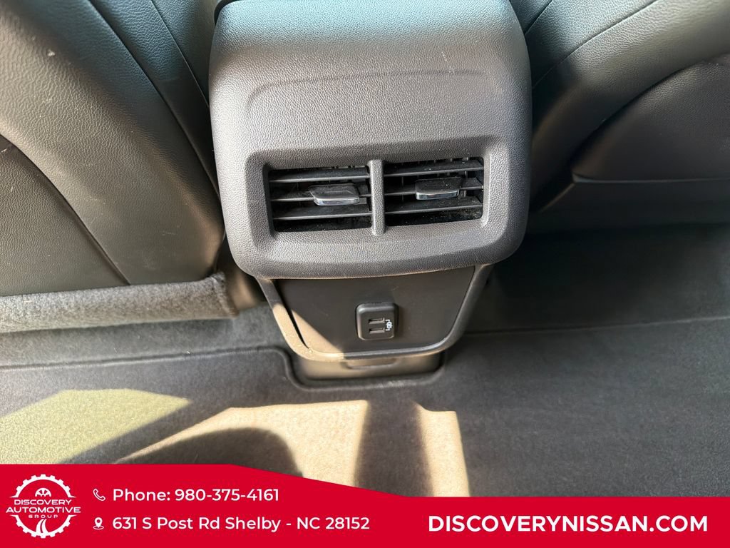Used 2024 GMC Terrain SLT AWD/4WD image 31