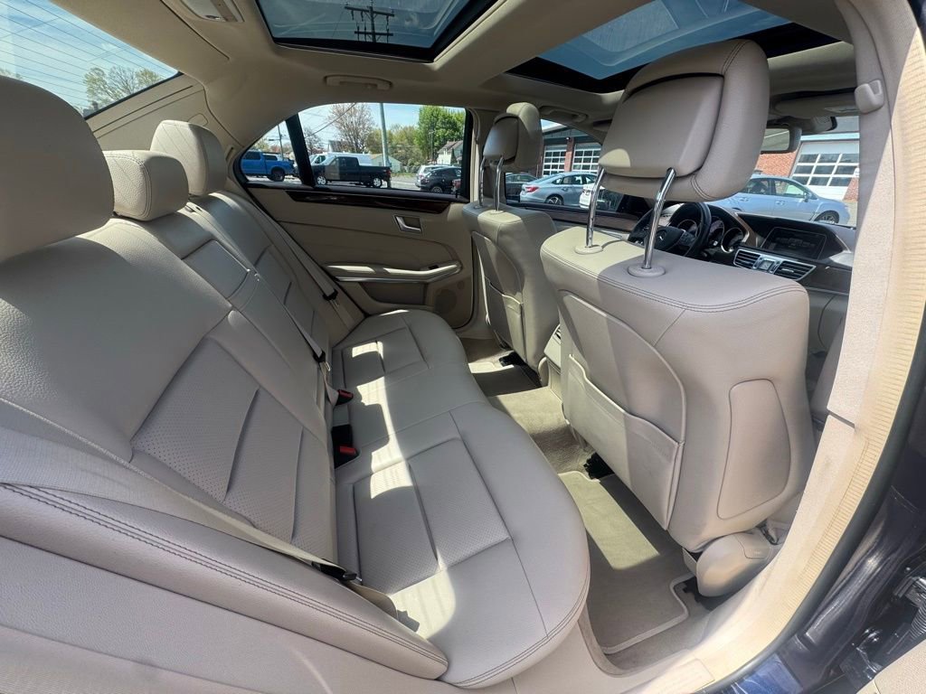 Used 2016 Mercedes-Benz E 350 4MATIC Sedan image 33