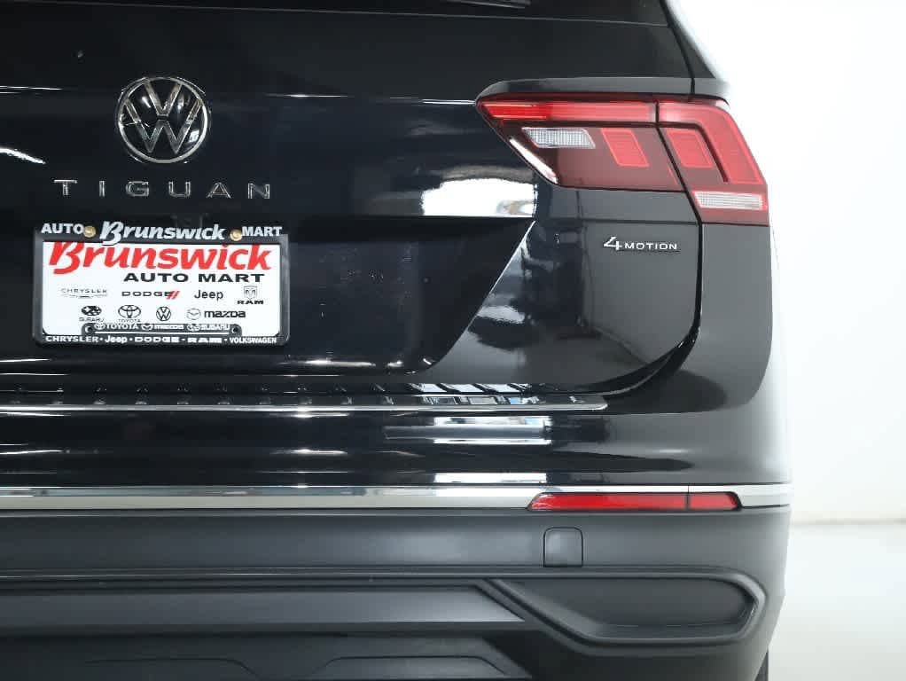 Certified 2023 Volkswagen Tiguan SE AWD/4WD image 44