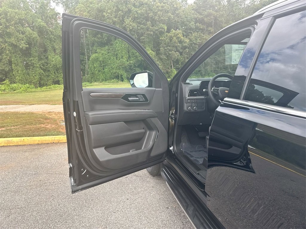 New 2026 Chevrolet Suburban LS image 13