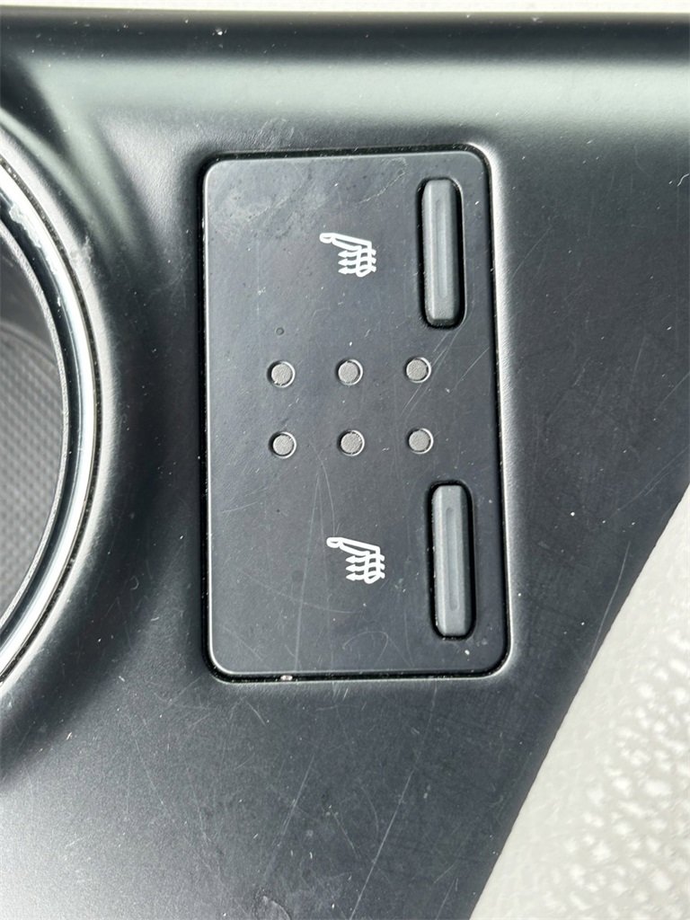 Used 2019 Toyota Camry LE image 25