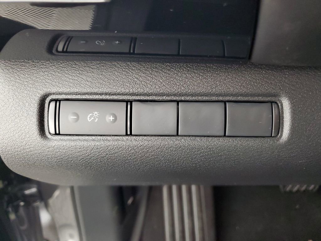 New 2025 Nissan Pathfinder S image 25