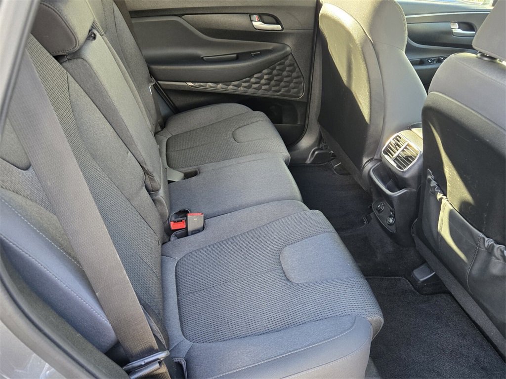 Used 2019 Hyundai Santa Fe SE image 7