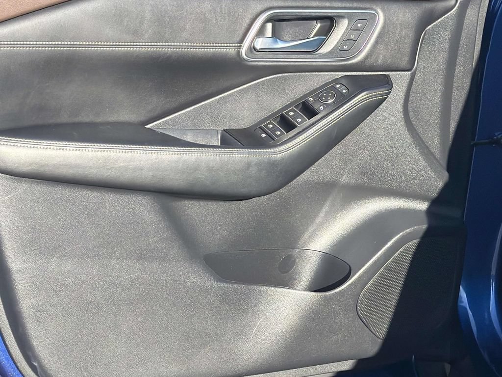 Used 2023 Nissan Rogue Platinum w/ Platinum Premium Package FWD image 25