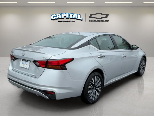 Used 2024 Nissan Altima 2.5 SV FWD image 5