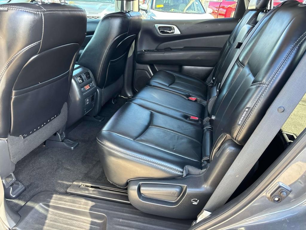 Used 2018 Nissan Pathfinder SL w/ Midnight Edition Package AWD/4WD image 8