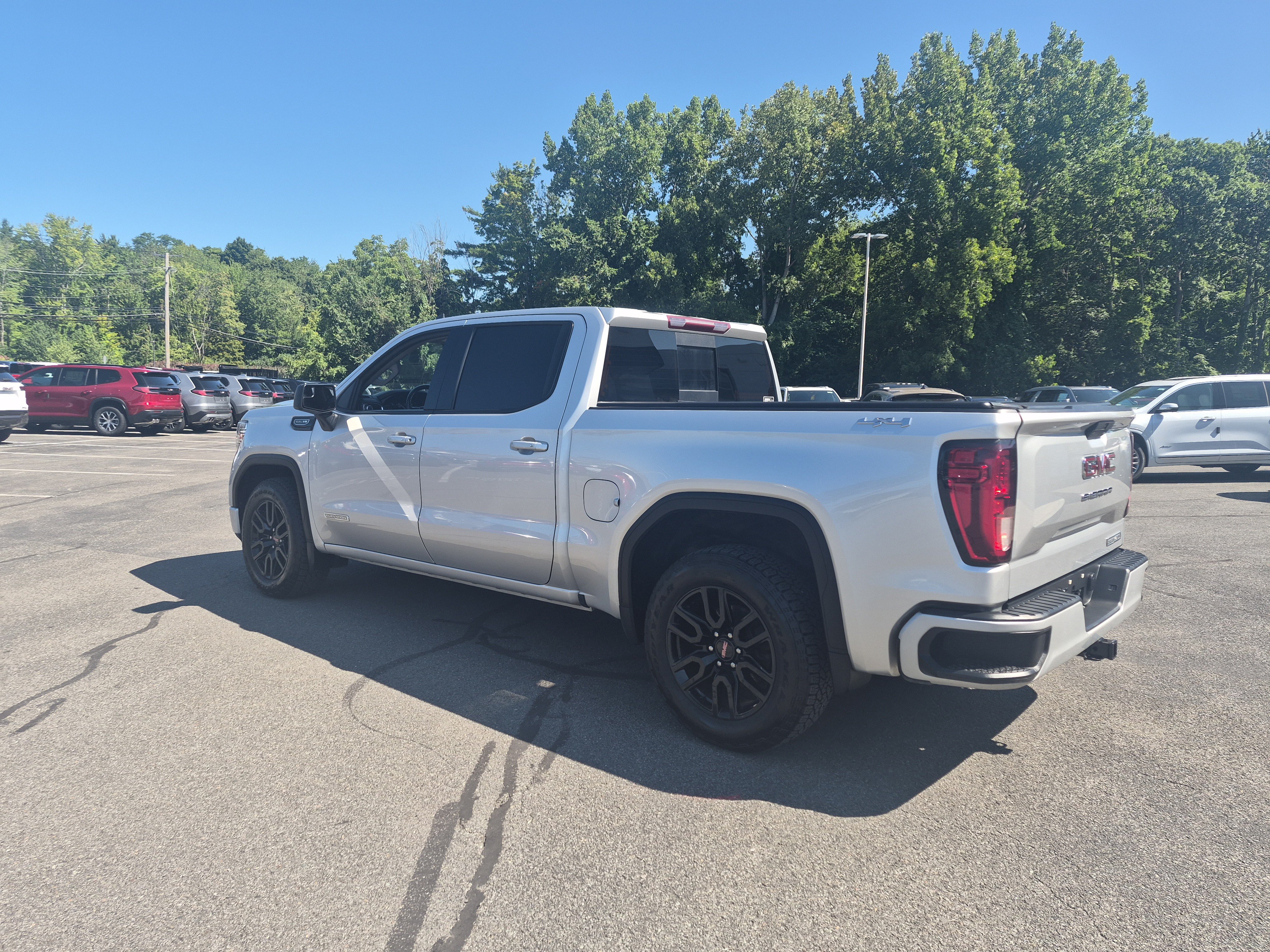 Certified 2020 GMC Sierra 1500 Elevation w/ Elevation Value Package AWD/4WD image 3