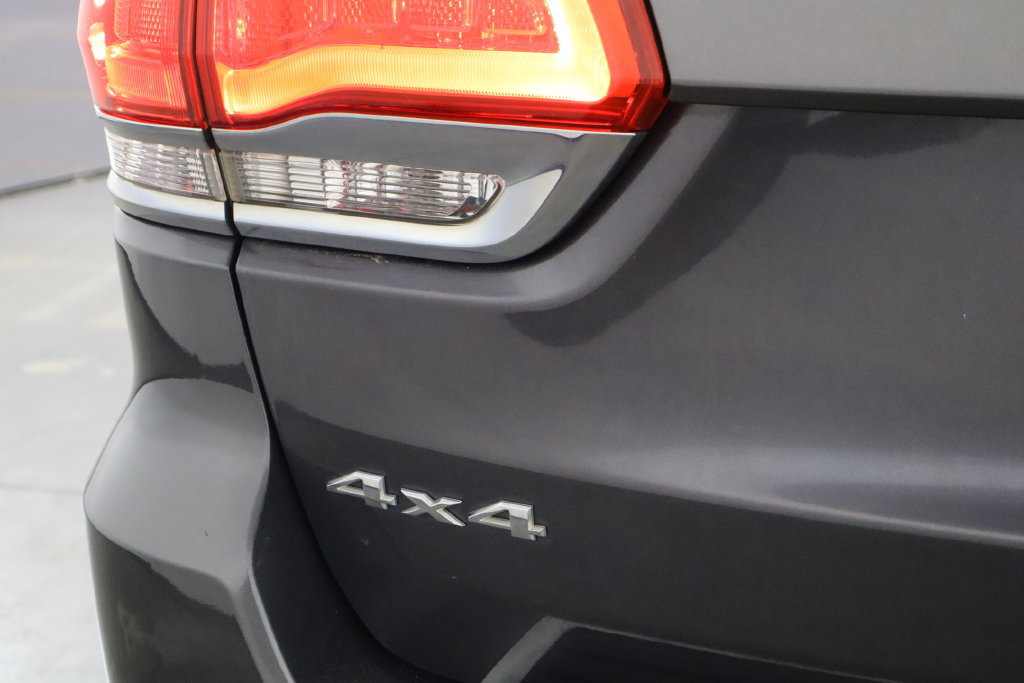Used 2017 Jeep Grand Cherokee Limited AWD/4WD image 42