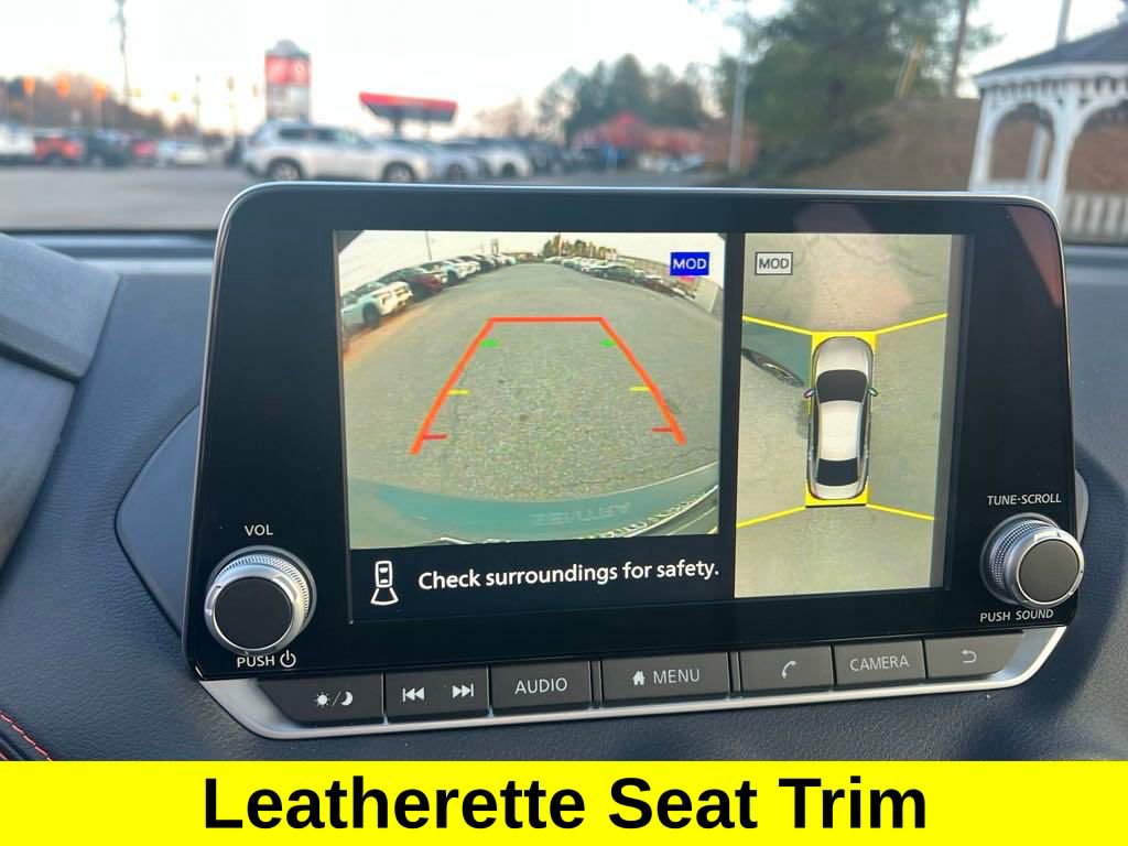 Used 2025 Nissan Sentra SR w/ SR Premium Package image 21