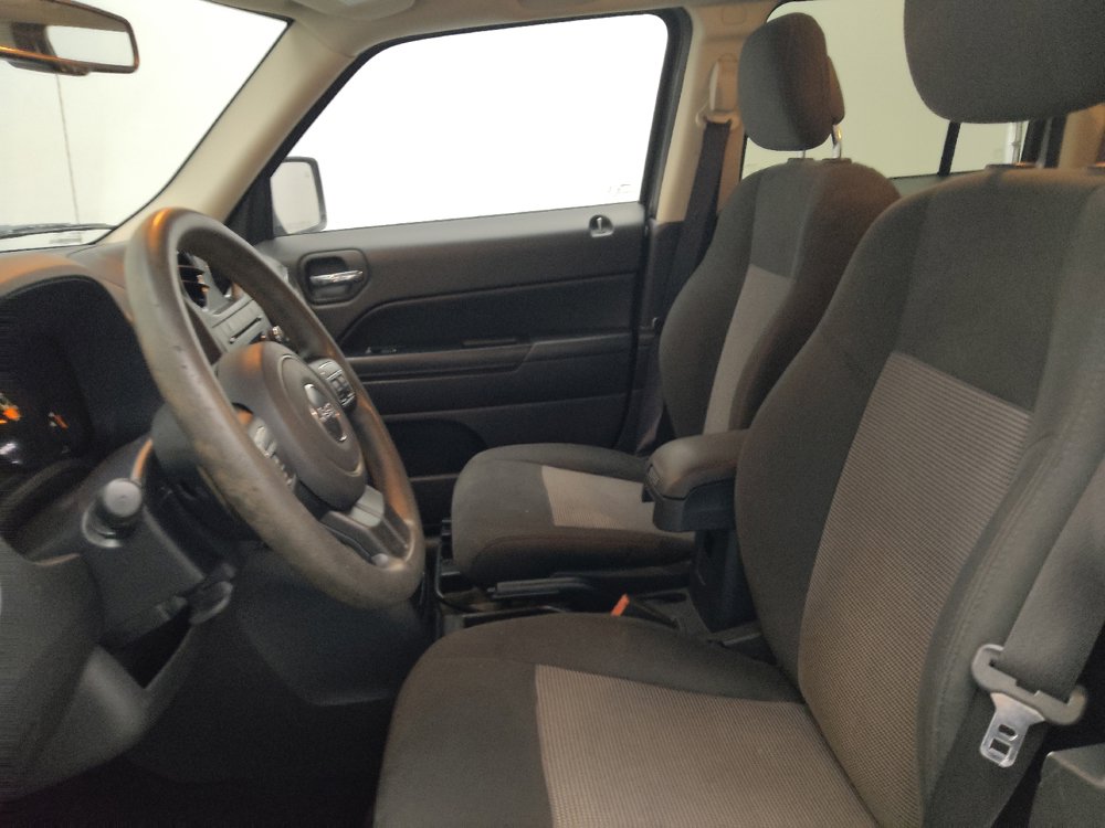 Used 2016 Jeep Patriot Sport w/ Power Value Group FWD image 17