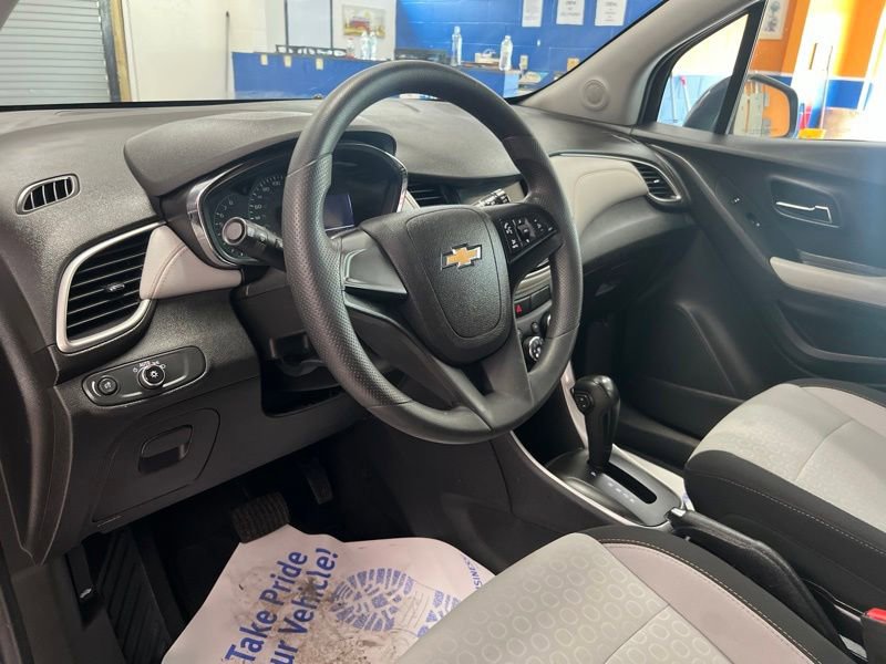 Used 2019 Chevrolet Trax LS FWD image 18