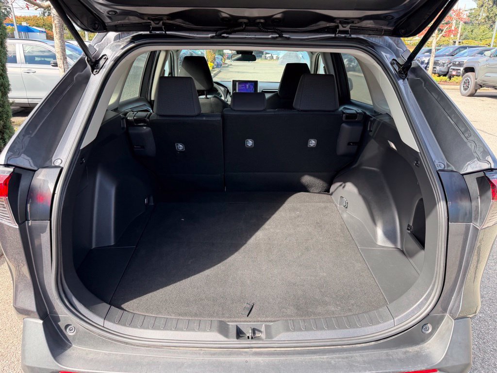 Certified 2025 Toyota RAV4 LE FWD image 10
