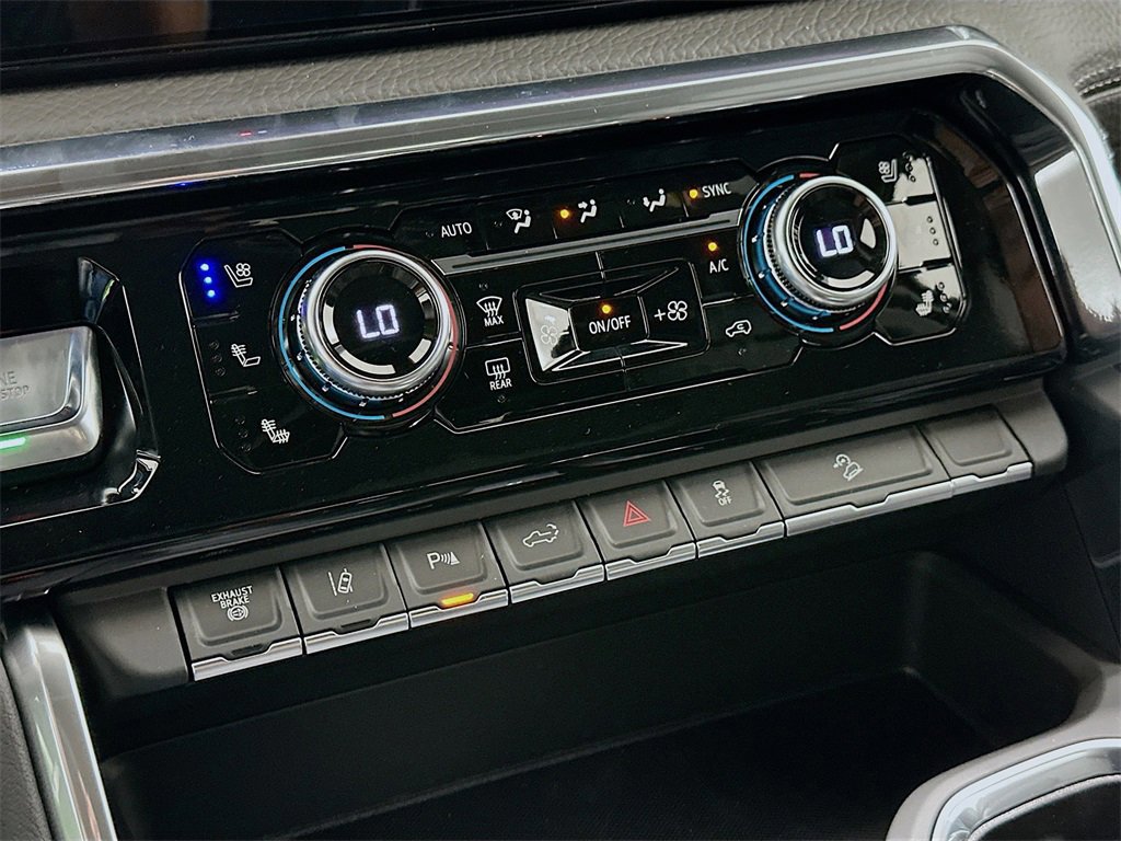 New 2025 GMC Sierra 2500 Denali w/ Denali Reserve Package image 16