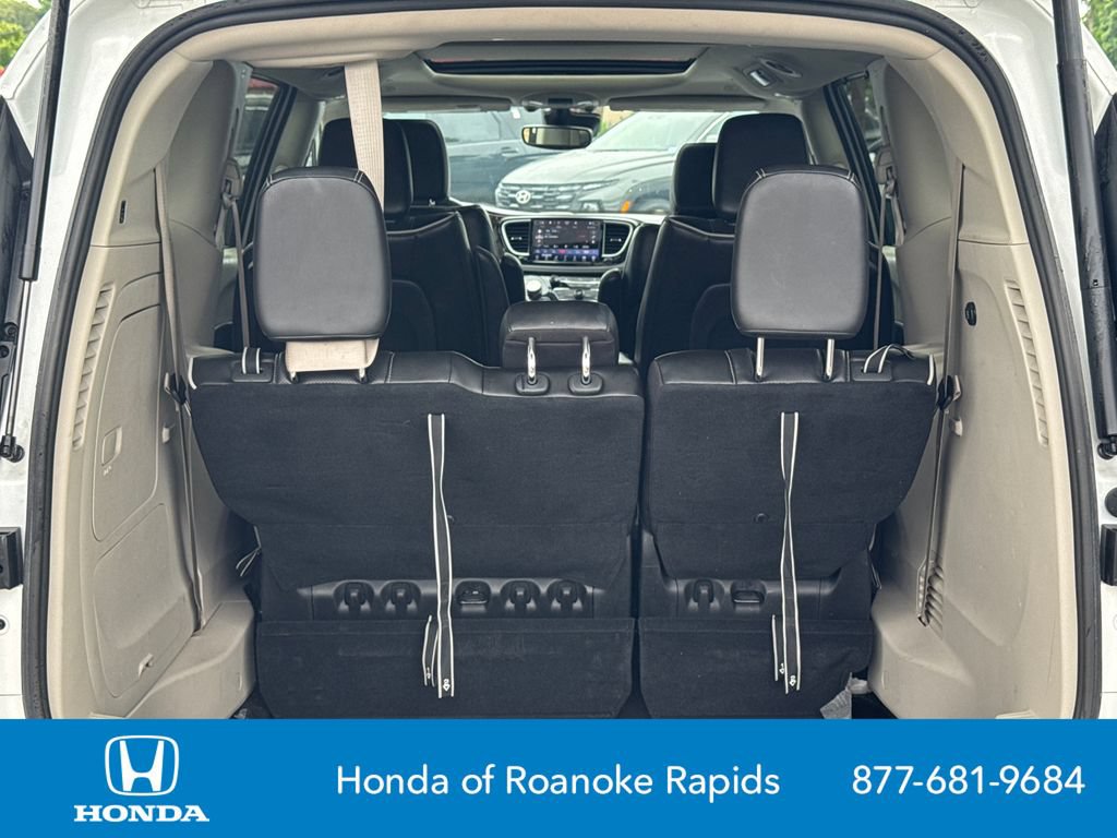 Used 2023 Chrysler Pacifica Limited FWD image 18