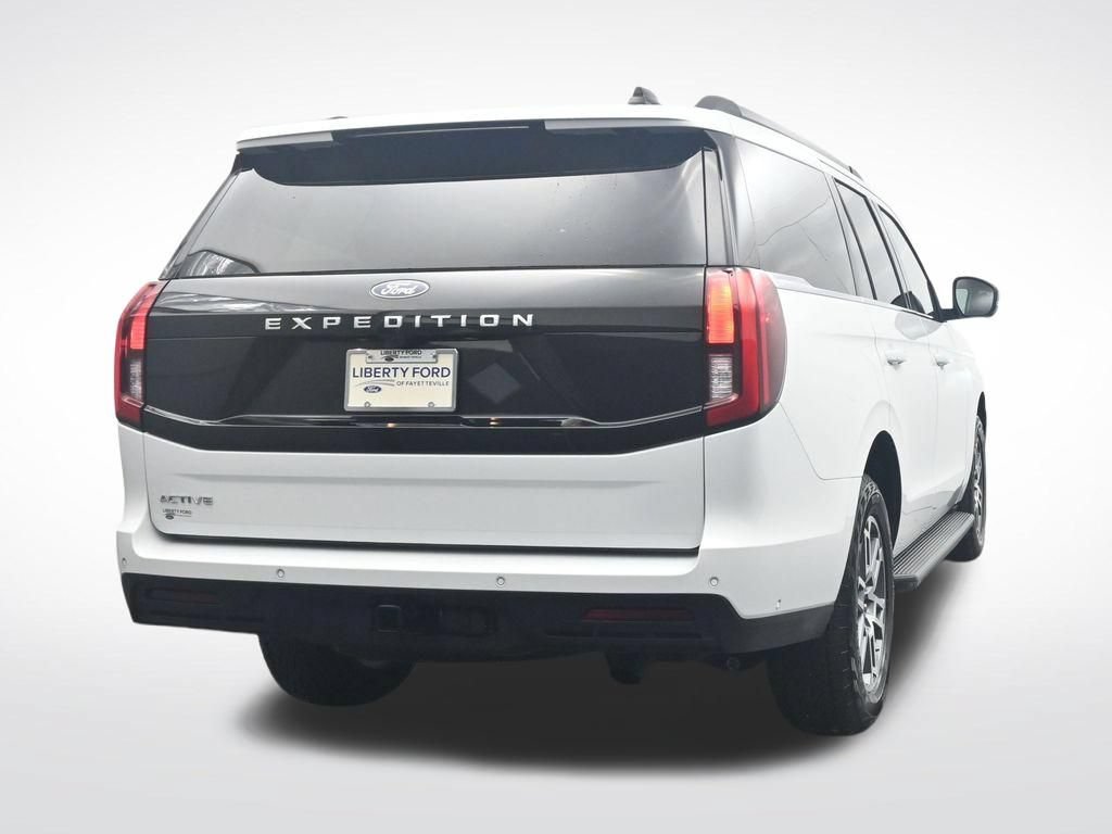 Used 2025 Ford Expedition Active AWD/4WD image 7