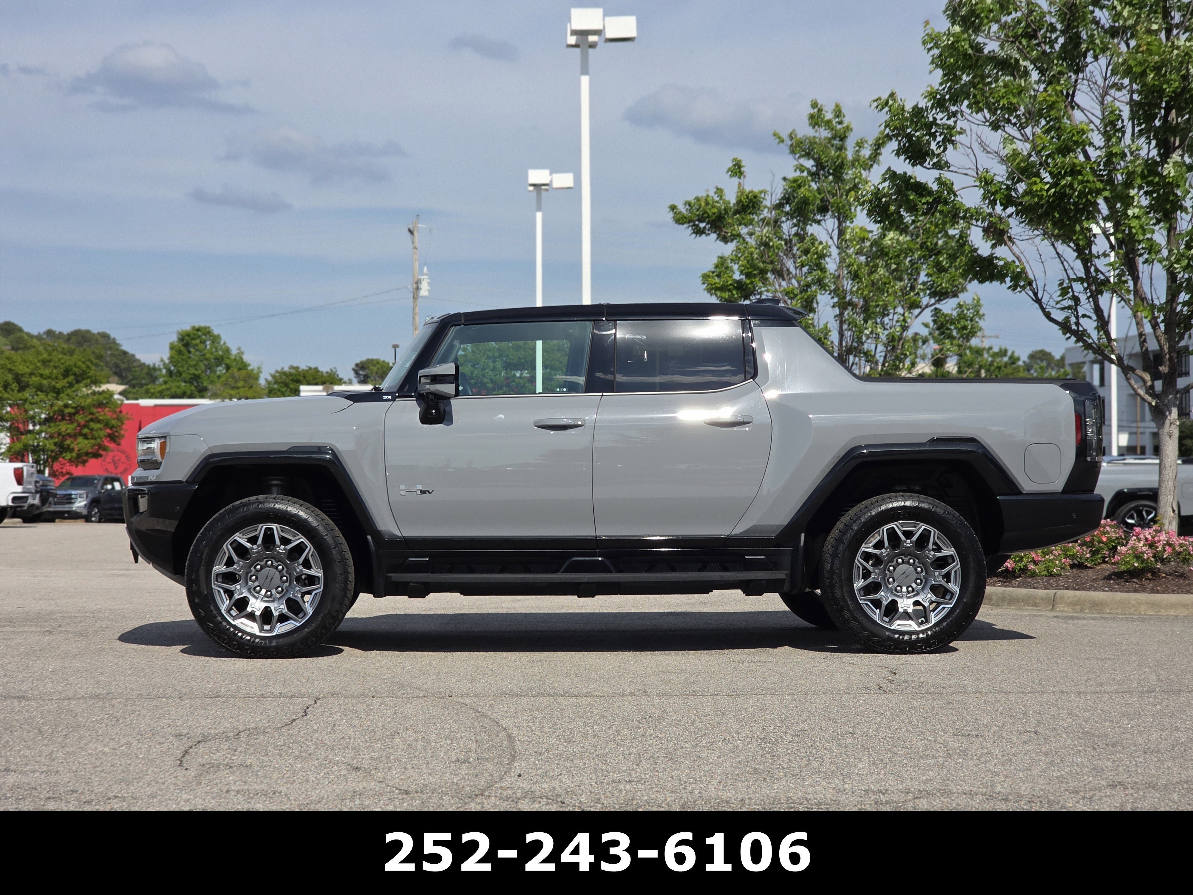 Used 2025 GMC Hummer EV 3X AWD/4WD image 4