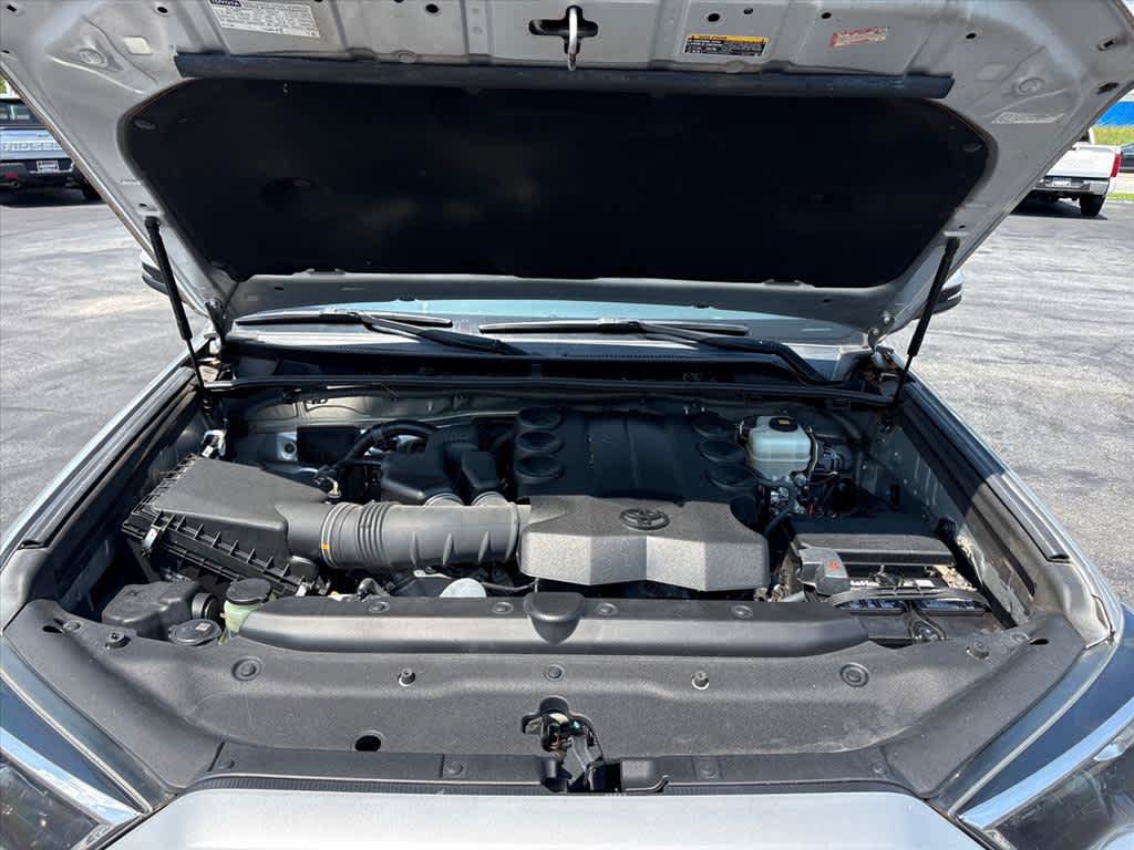 Used 2018 Toyota 4Runner Limited AWD/4WD image 31