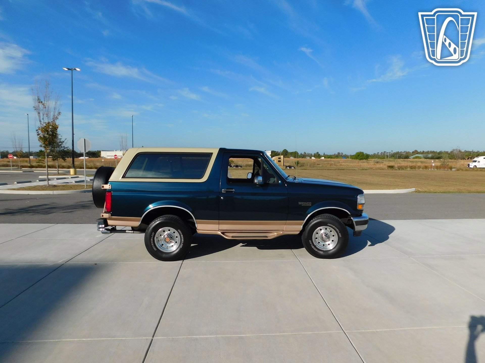 Used 1995 Ford Bronco XLT image 12