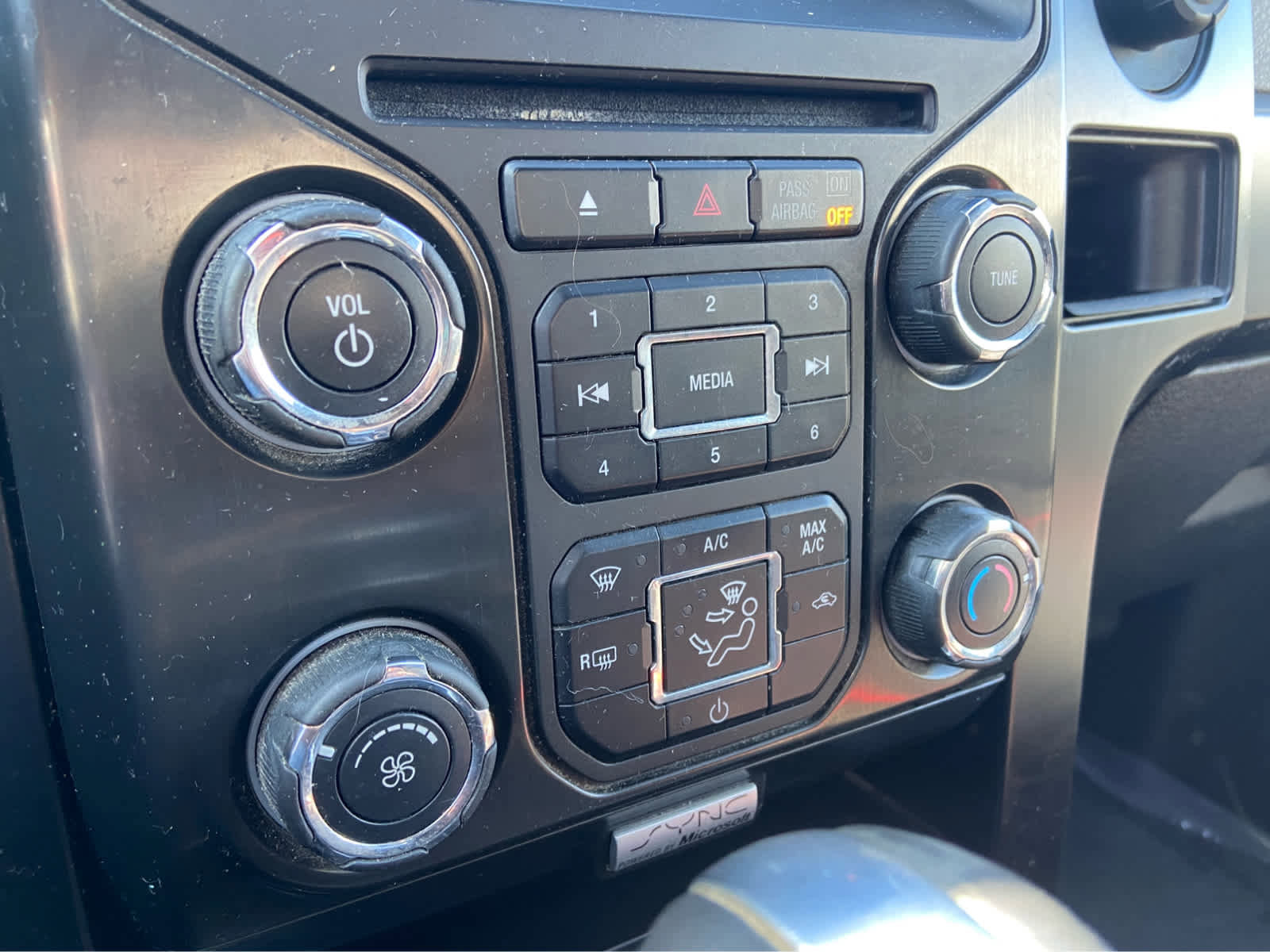 Used 2014 Ford F150 FX4 w/ FX Appearance Package AWD/4WD image 23