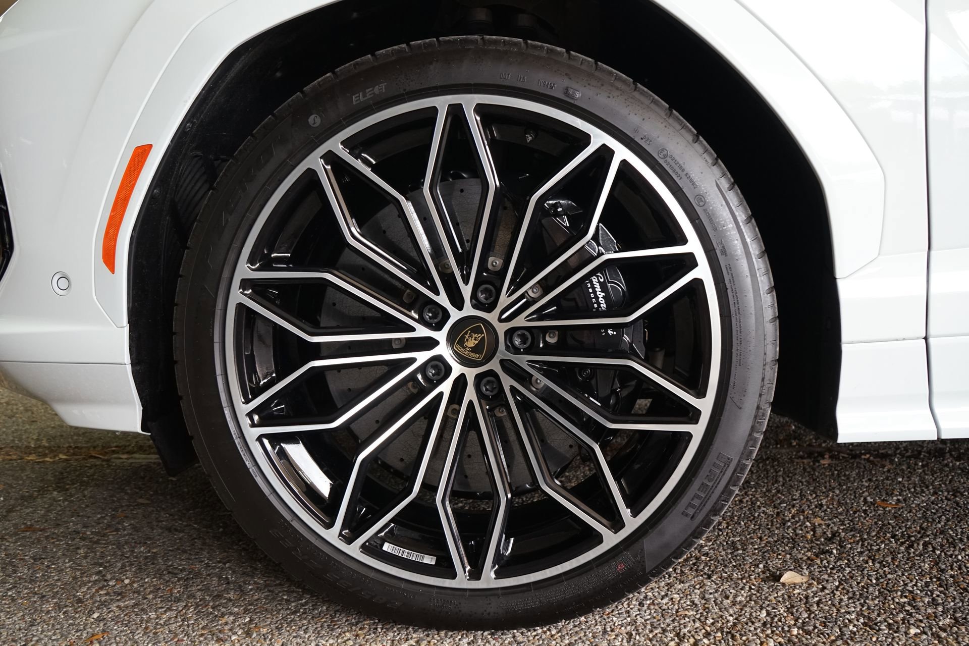 Used 2026 Lamborghini Urus SE image 37