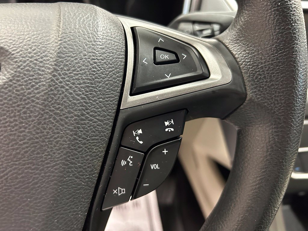 Used 2017 Ford Fusion SE FWD image 11