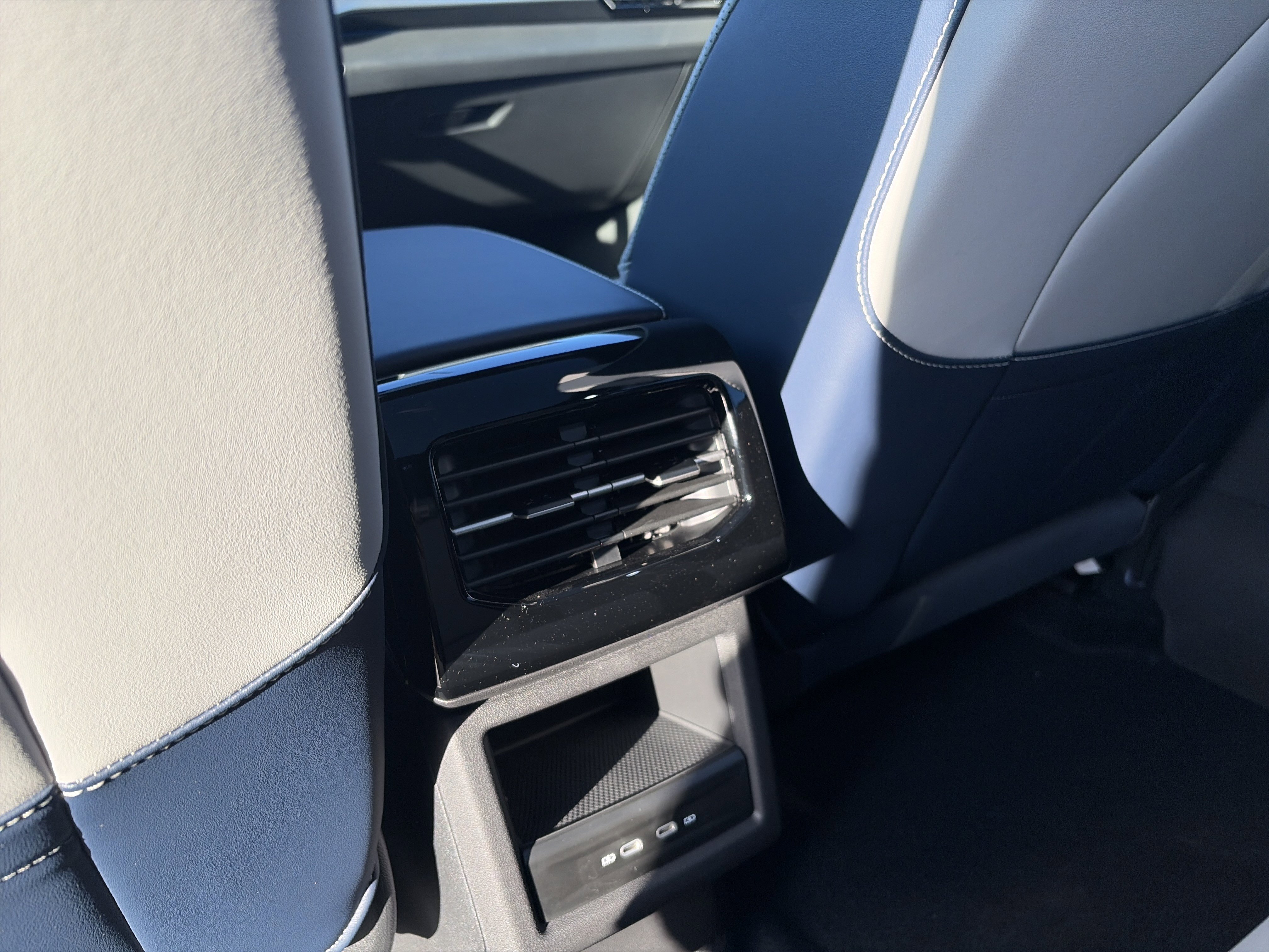 New 2025 Volkswagen ID.4 Pro S AWD/4WD image 16